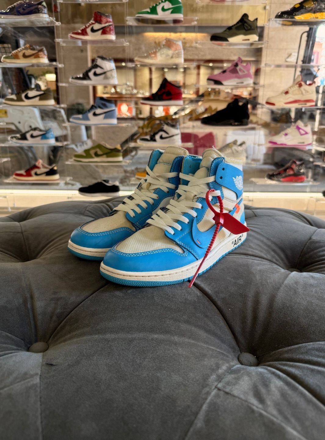 Air Jordan 1 Retro High Off-White University Blue - Usato 9/10