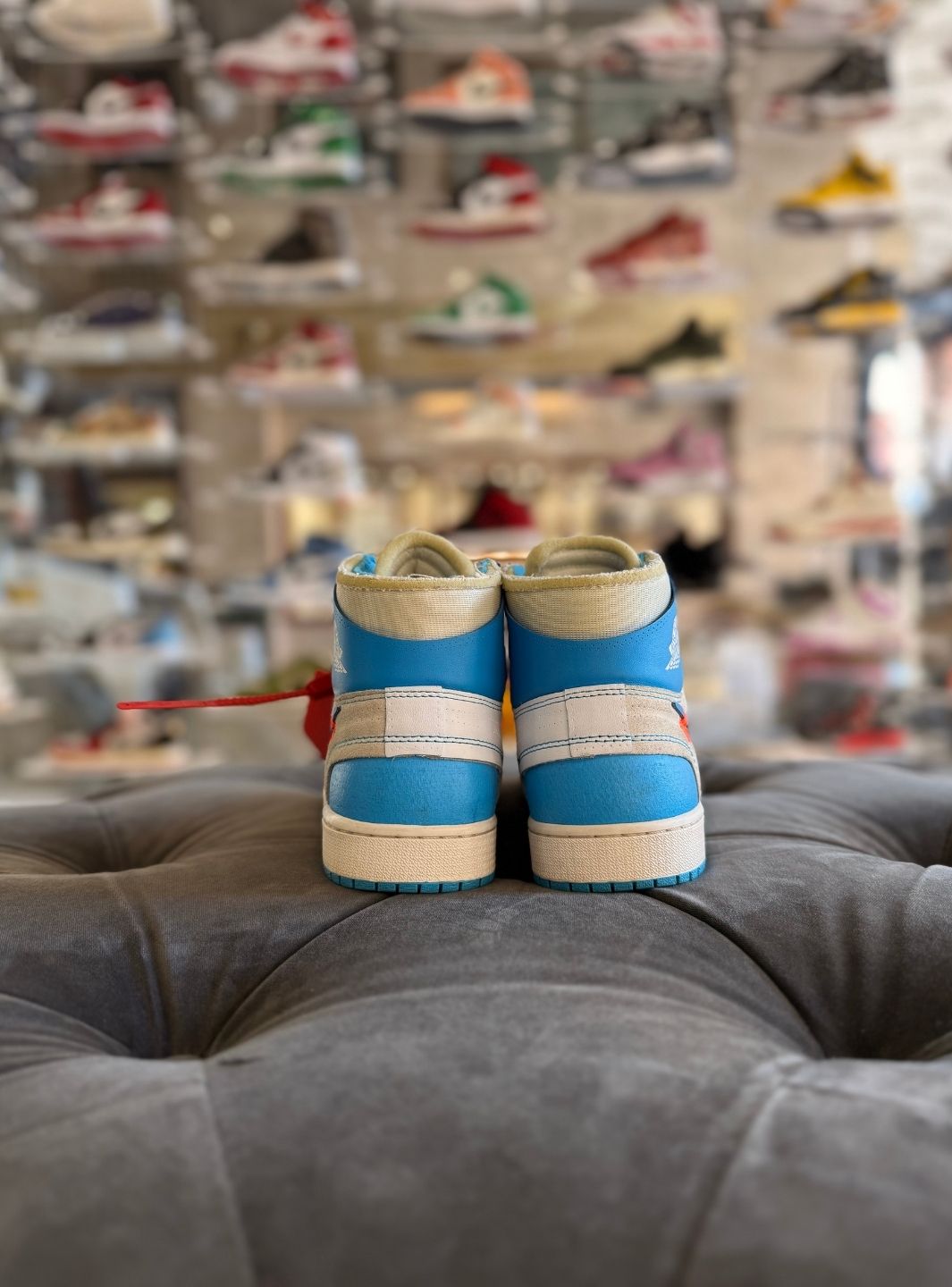 Air Jordan 1 Retro High Off-White University Blue - Usato 9/10