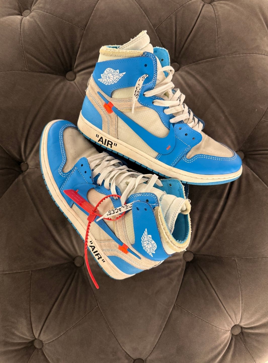 Air Jordan 1 Retro High Off-White University Blue - Usato 8.5/10