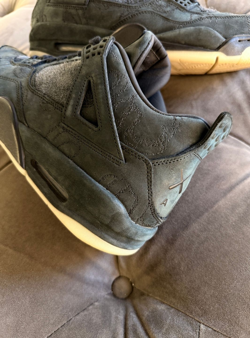 Air Jordan 4 Retro Kaws Black - Usato 9.5/10