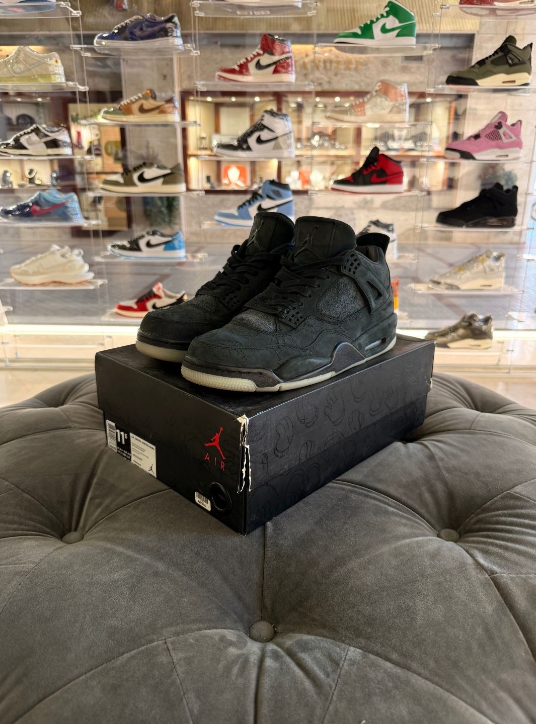 Air Jordan 4 Retro Kaws Black - Usato 9.5/10