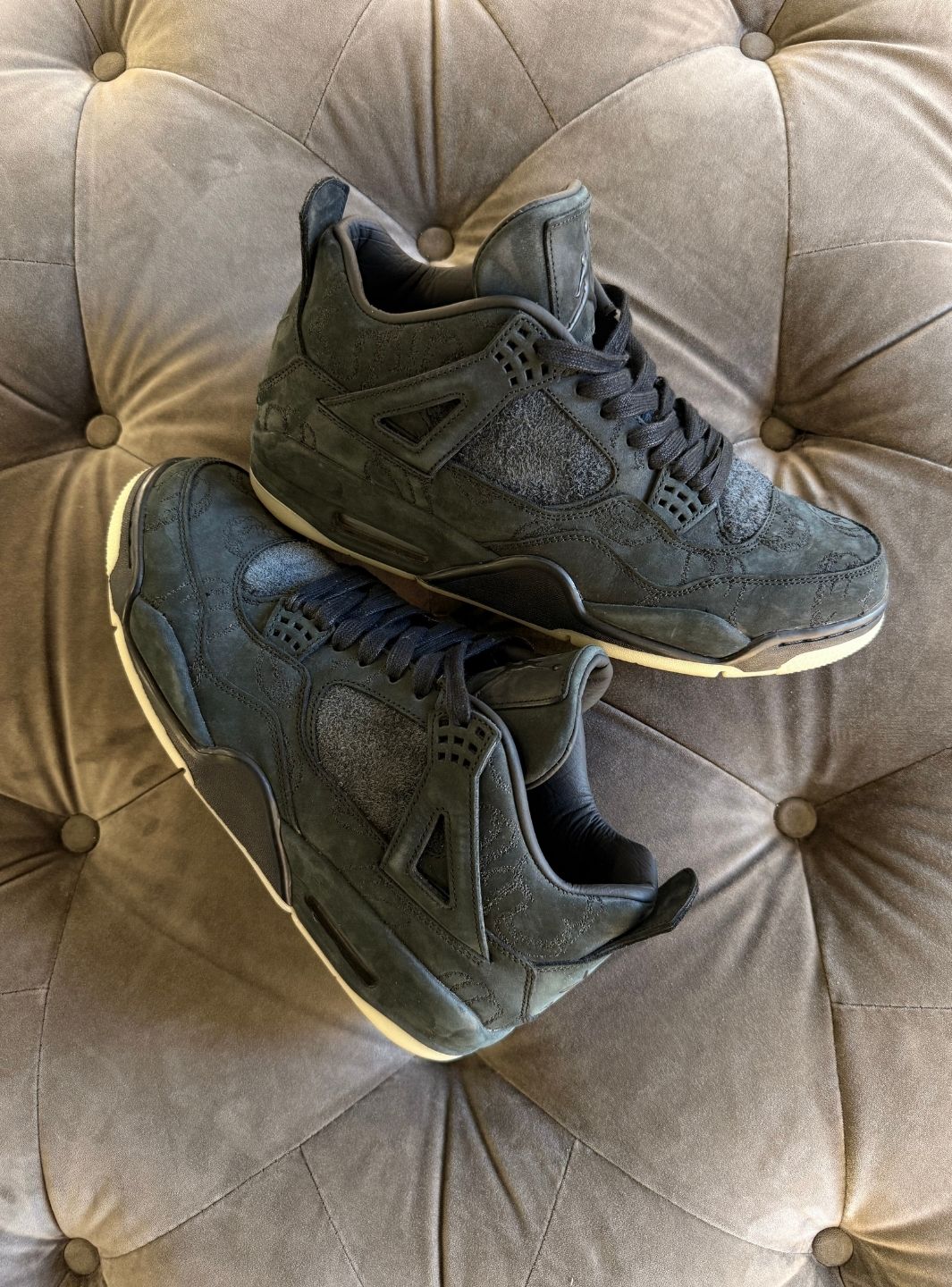 Air Jordan 4 Retro Kaws Black - Usato 9.5/10