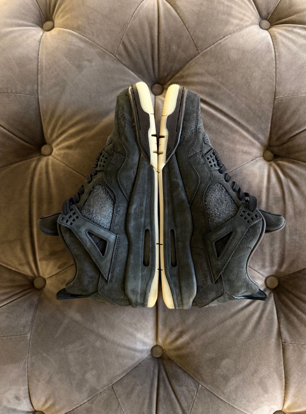 Air Jordan 4 Retro Kaws Black - Usato 9.5/10