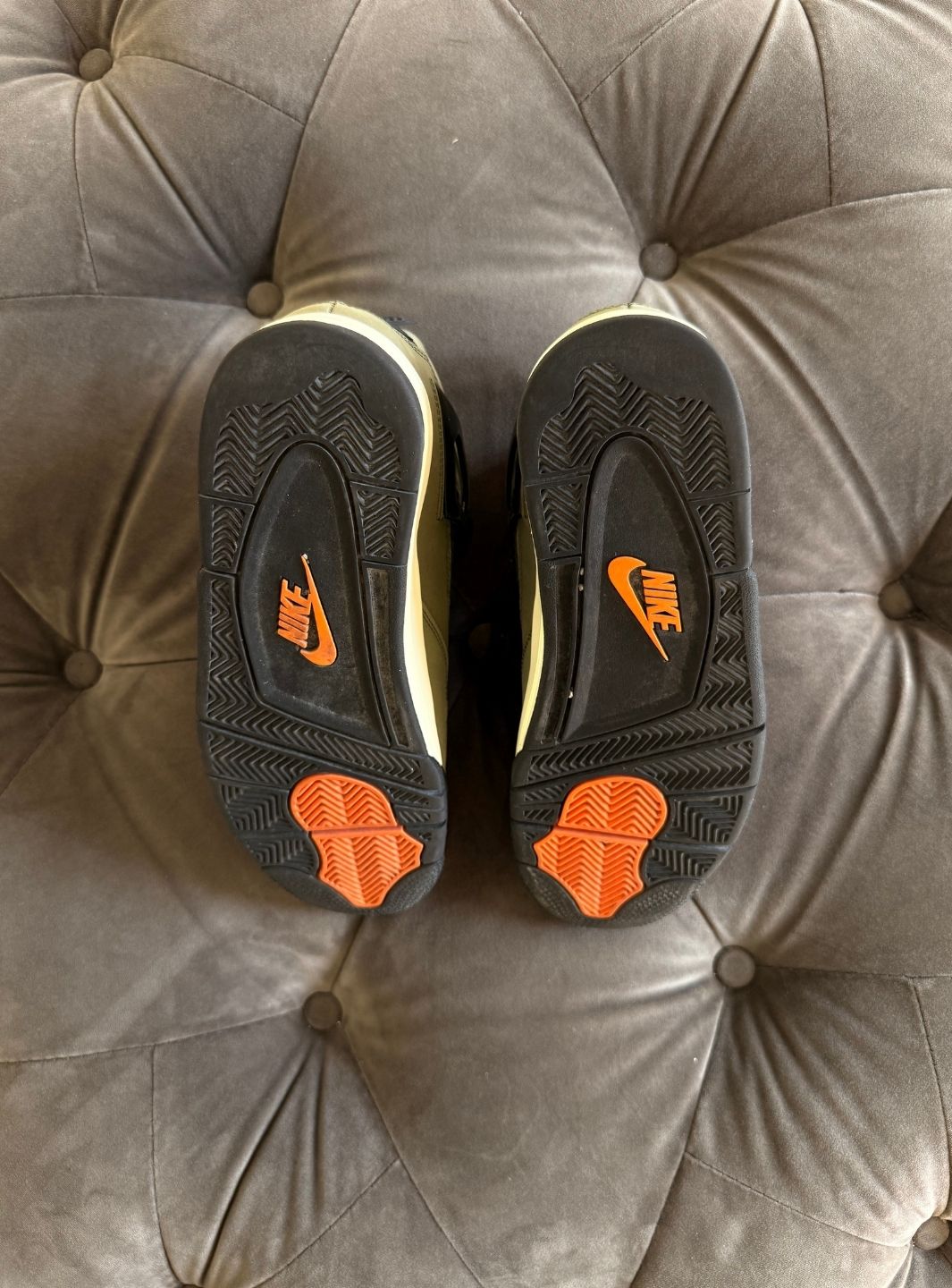 Air Jordan 4 Retro OG SP Undefeated - Usato 8.5/10