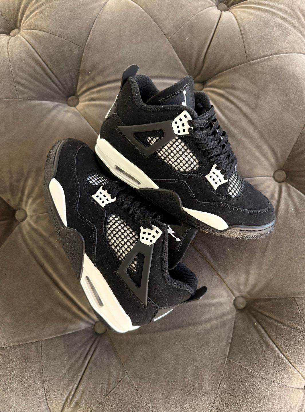 Air Jordan 4 Retro White Thunder - Usato 9.5/10