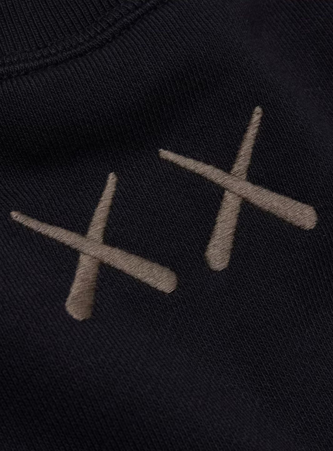KAWS x Uniqlo Longsleeve Sweatshirt Black