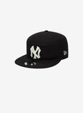 New Era New York Yankees MLB Pillow Black Adjustable Cap with Pin Badge