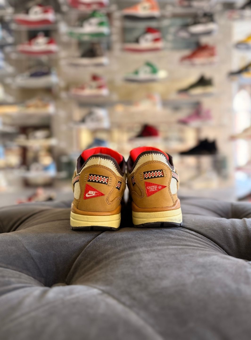Nike Air Max 1 Travis Scott Cactus Jack Wheat Lemon Drop - Usato 9.5/10