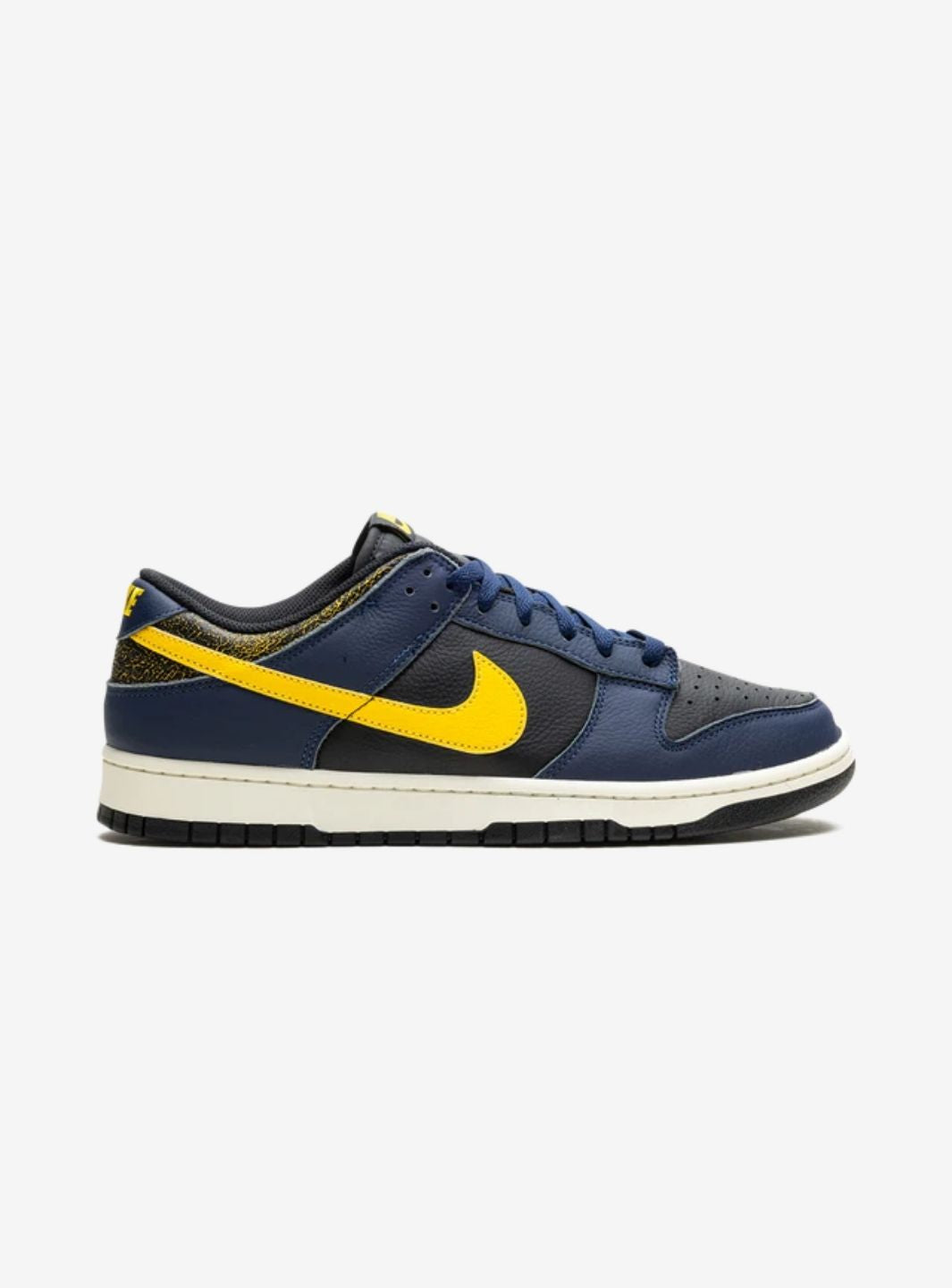Nike Dunk Low Vintage Michigan