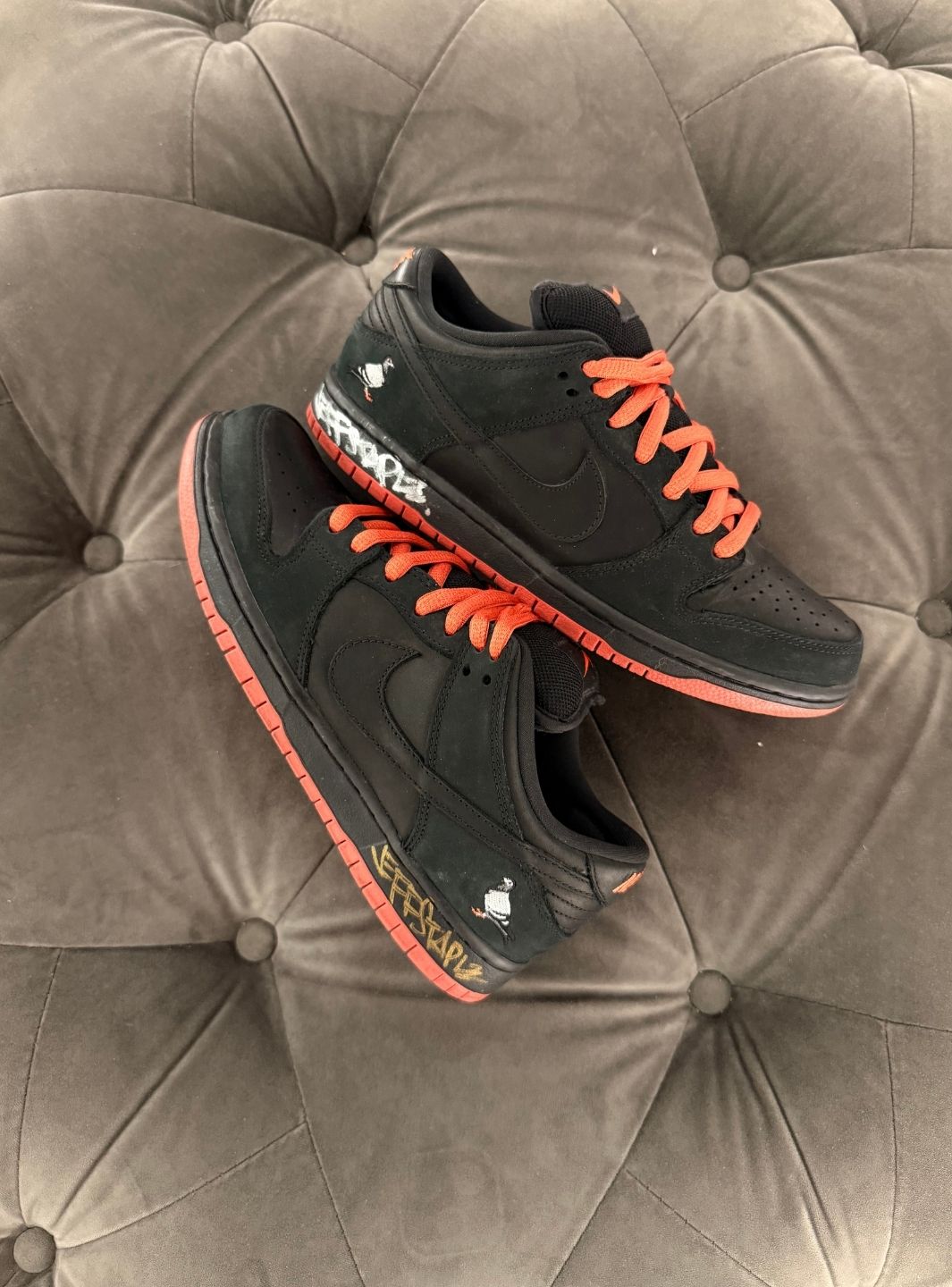 Nike SB Dunk Low Black Pigeon Signed Jeff Staple - Usato 9/10