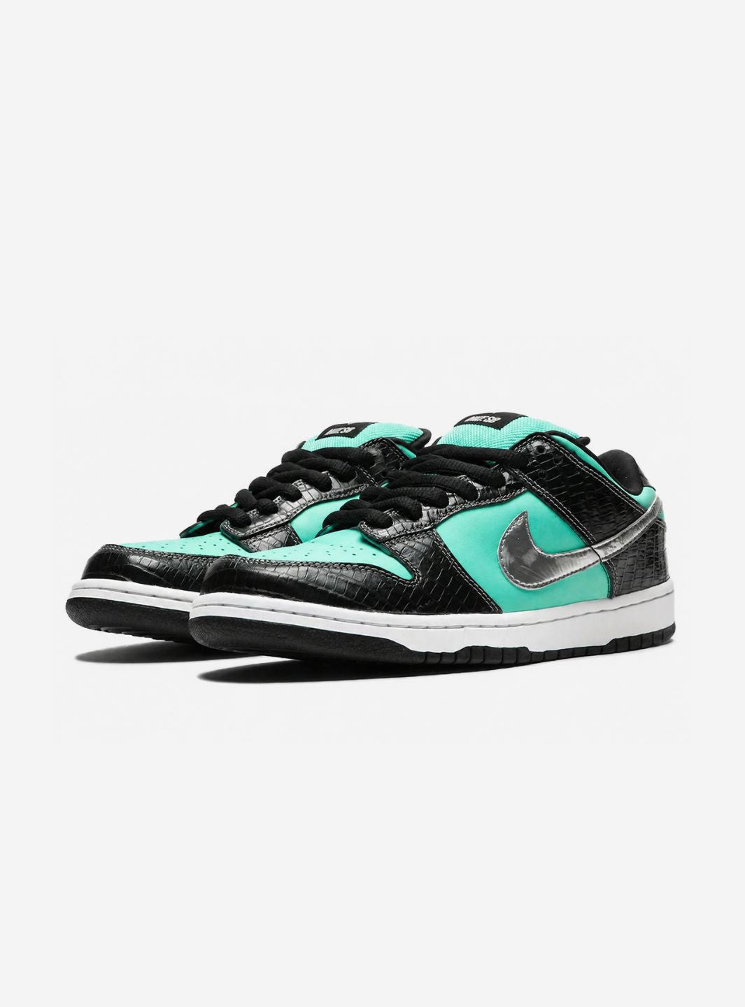 Nike SB Dunk Low Diamond Supply Co.