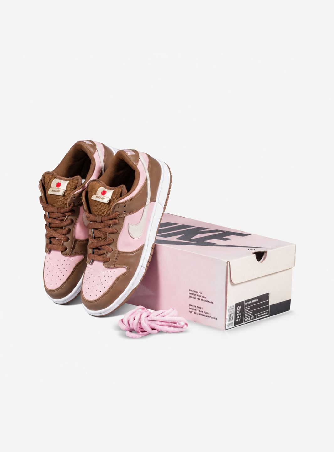 Nike SB Dunk Low Stussy Cherry